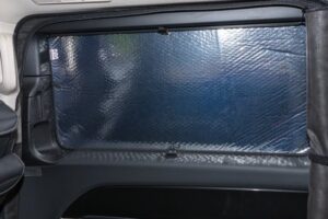 Isolation thermique vitre latérale droite espace passagers arrière Mercedes Marco Polo Class V, Horizon & Activity